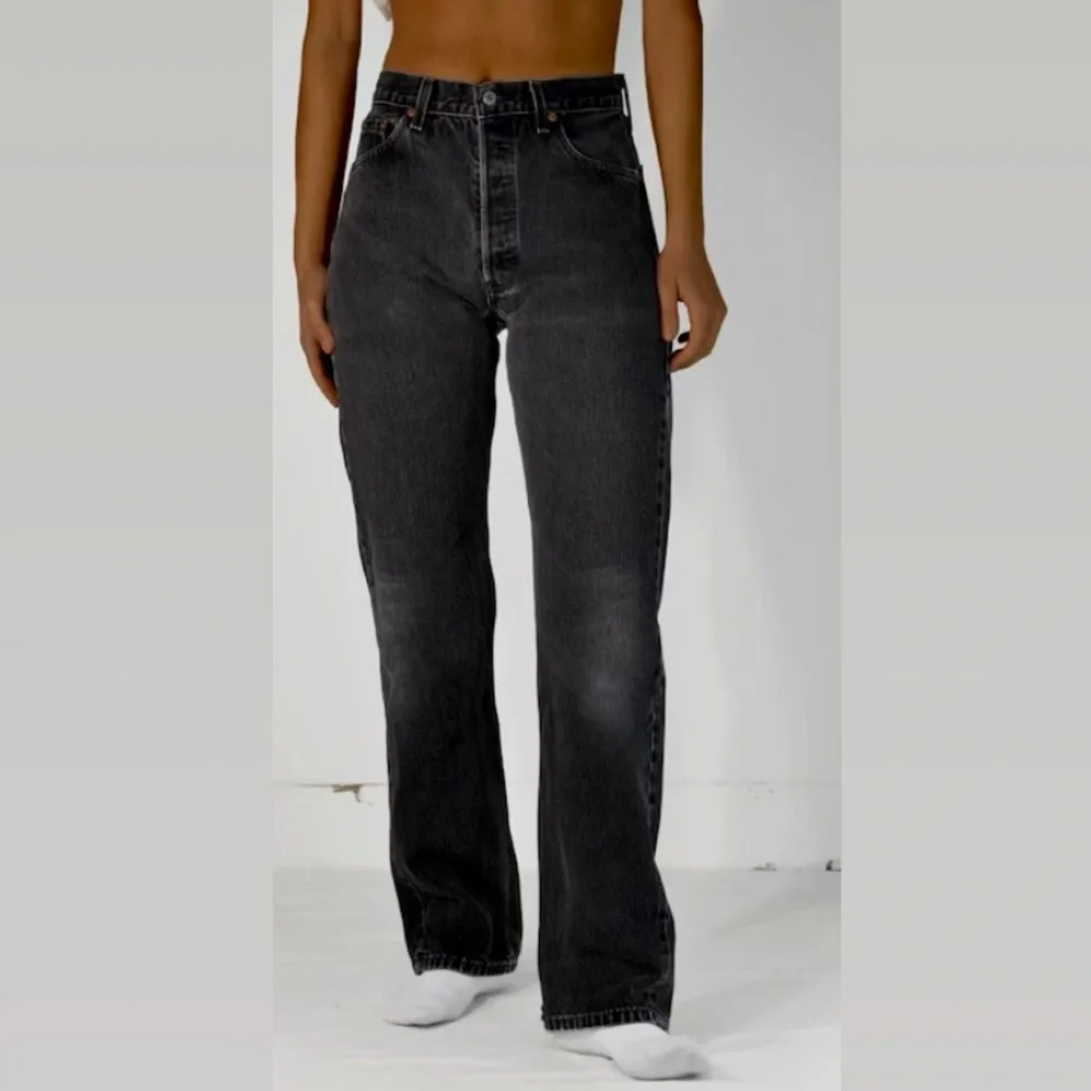 Vintage Levi’s 535 high-waisted black jeans. 🖤 - Picture 1 of 5